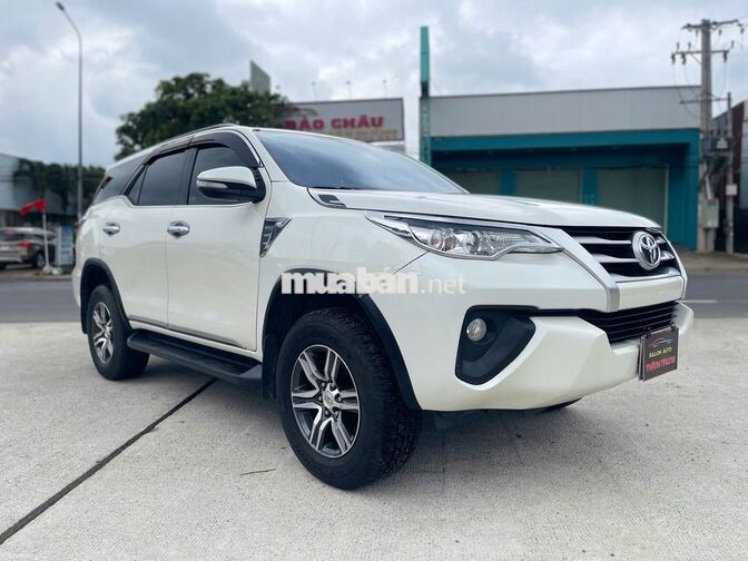 Toyota Fortuner 2017 máy dầu 2.4G Trắng, Số sàn