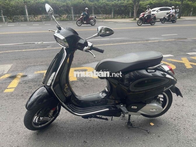 Vespa Sprint 125cc ABS 2022 Đen, Odo 9k Km