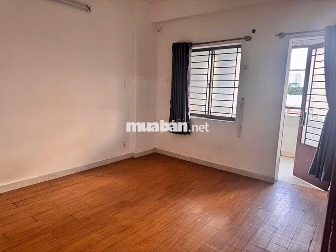 Cần bán nhanh căn hộ Khánh Hội 1, DT: 82m2 , 2PN, NTCB, giá chỉ 4.3ty