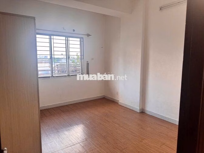 Cần bán nhanh căn hộ Khánh Hội 1, DT: 82m2 , 2PN, NTCB, giá chỉ 4.3ty