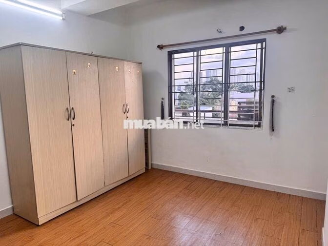 Cần bán nhanh căn hộ Khánh Hội 1, DT: 82m2 , 2PN, NTCB, giá chỉ 4.3ty