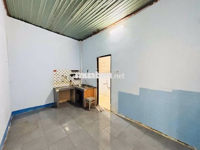 NHÀ MẶT TIỀN LƯƠNG VĂN CAN ( HẺM 126 Y MOAN)