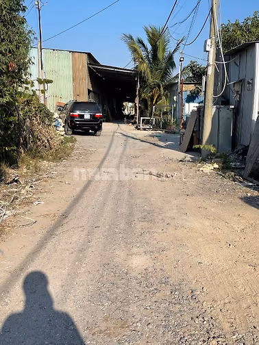 Đất sổ riêng, đường xe tải, điện 3 pha, nước máy. Giá chỉ hơn 3tr/m2