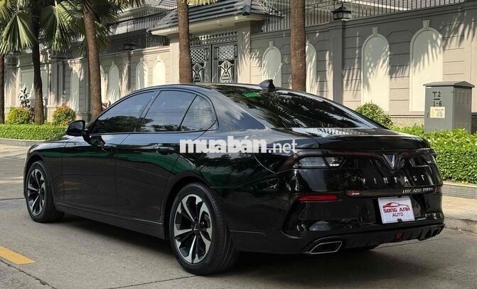 Vinfast Lux A 2.0 Turbo Base 2022 Đen