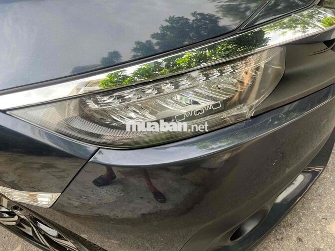 Honda Civic Xanh đen 1.5L turbo 5 chỗ