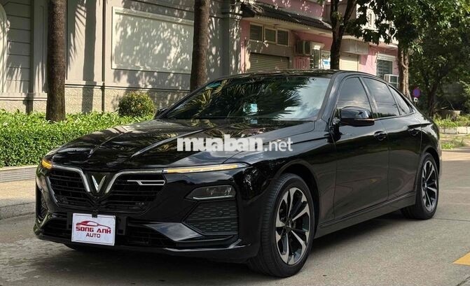 Vinfast Lux A 2.0 Turbo Base 2022 Đen