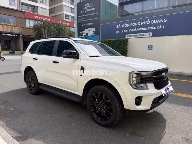 Ford Everest Sport 2025 Trắng 12.500km