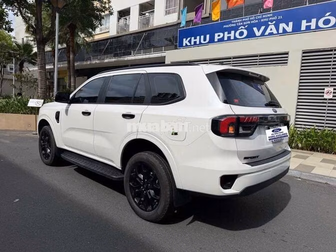 Ford Everest Sport 2025 Trắng 12.500km