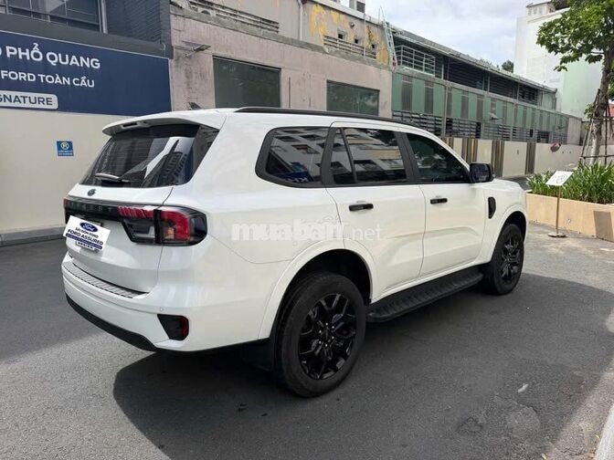 Ford Everest Sport 2025 Trắng 12.500km