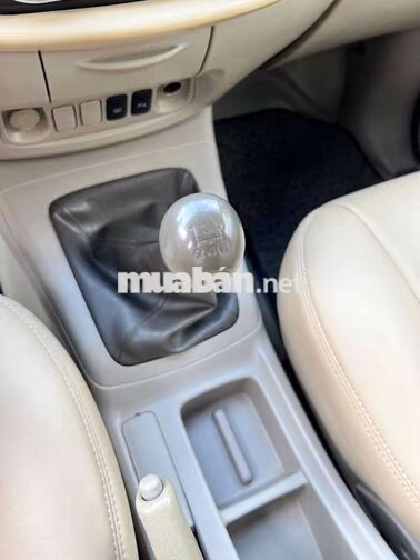 Toyota Innova G RS 2011 Bạc 7 chỗ