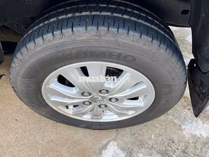 Toyota Innova G RS 2011 Bạc 7 chỗ