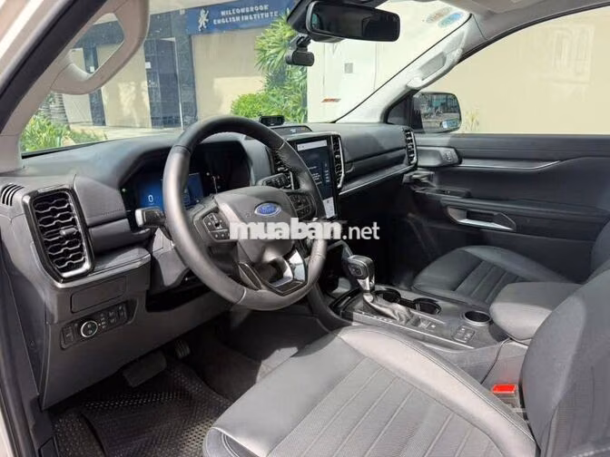 Ford Everest Sport 2025 Trắng 12.500km