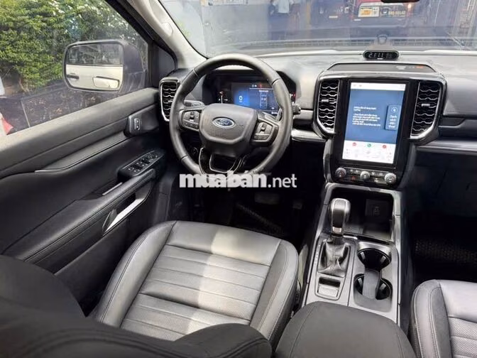 Ford Everest Sport 2025 Trắng 12.500km