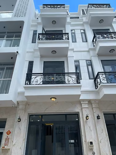 Bán nhà hẻm nội bộ nhựa 6m Nguyễn Văn Yến.nhà 4 tầng mới.Giá 8.5 tỷ