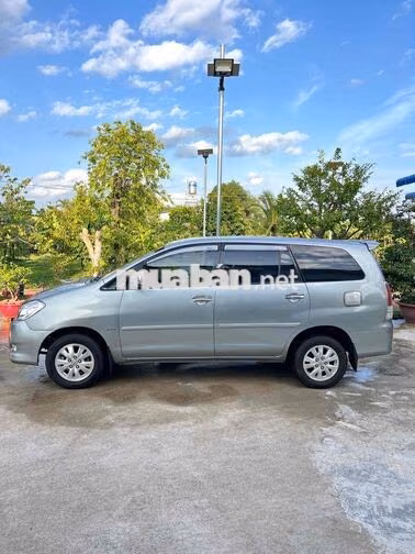 Toyota Innova G RS 2011 Bạc 7 chỗ