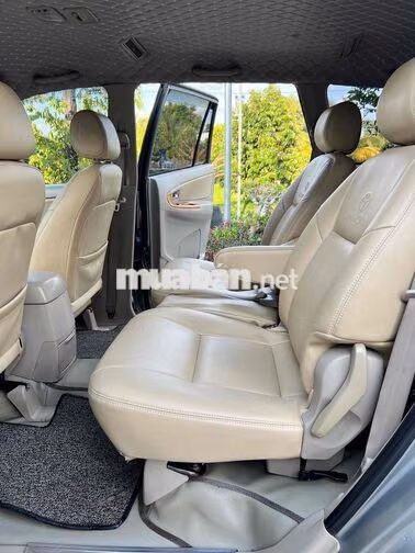 Toyota Innova G RS 2011 Bạc 7 chỗ