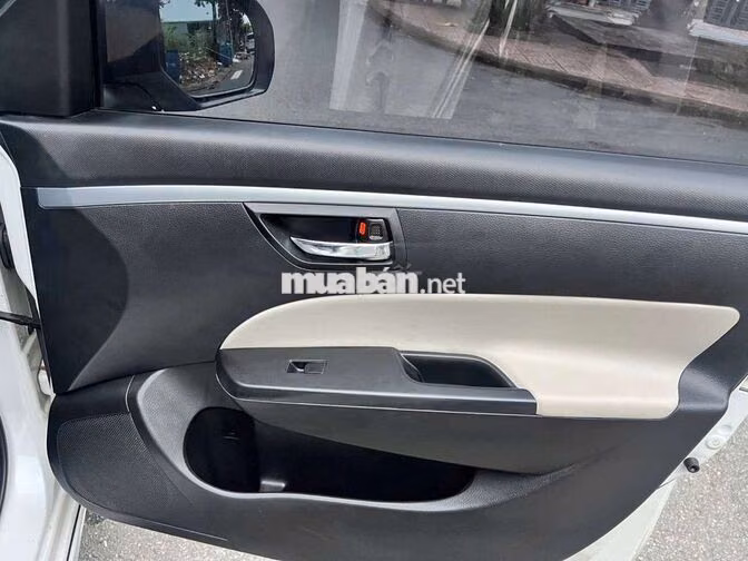 Suzuki Swift Hatchback 1.4 AT 2014 Trắng