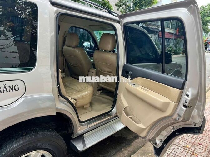 Bán Ford Everest 2007MT 7 Chổ Rộng Rãi