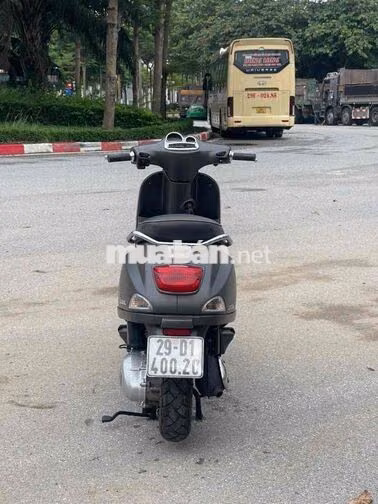 Piaggio Vespa 125 3vie đèn vuông
