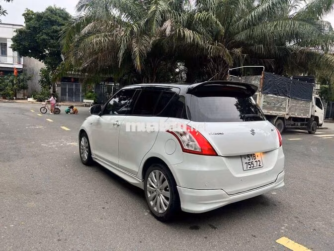Suzuki Swift Hatchback 1.4 AT 2014 Trắng