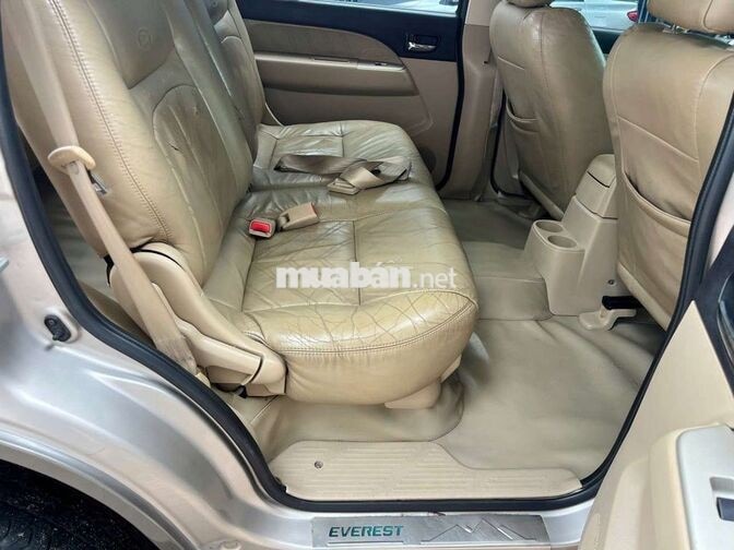 Bán Ford Everest 2007MT 7 Chổ Rộng Rãi