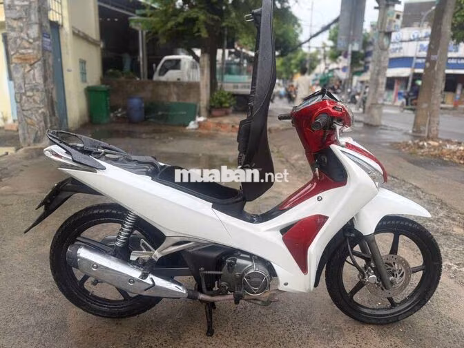 Honda Future 2015 Trắng đỏ Việt Nam