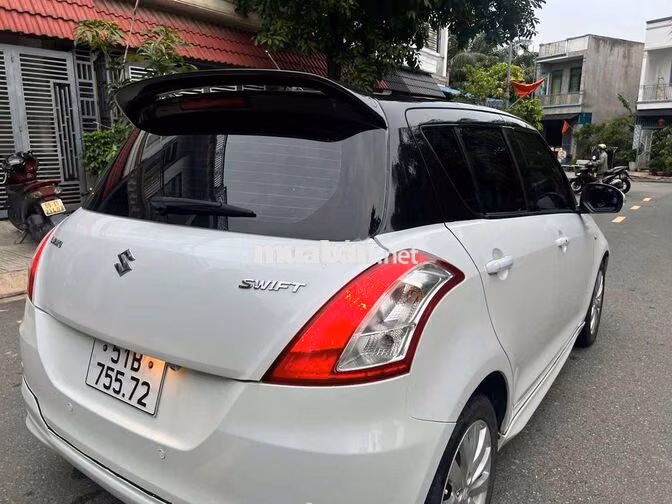 Suzuki Swift Hatchback 1.4 AT 2014 Trắng