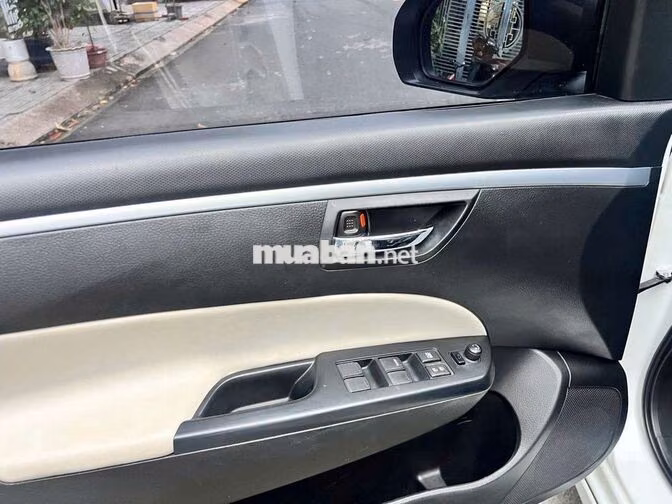 Suzuki Swift Hatchback 1.4 AT 2014 Trắng