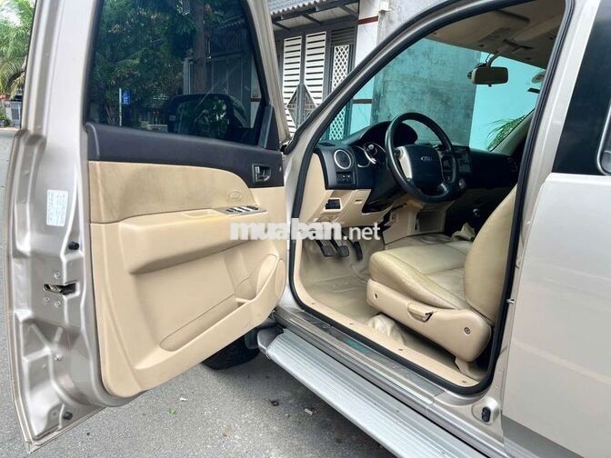 Bán Ford Everest 2007MT 7 Chổ Rộng Rãi