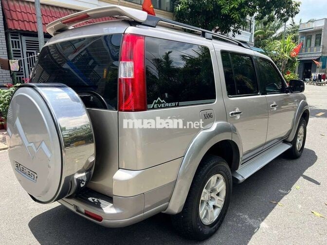 Bán Ford Everest 2007MT 7 Chổ Rộng Rãi