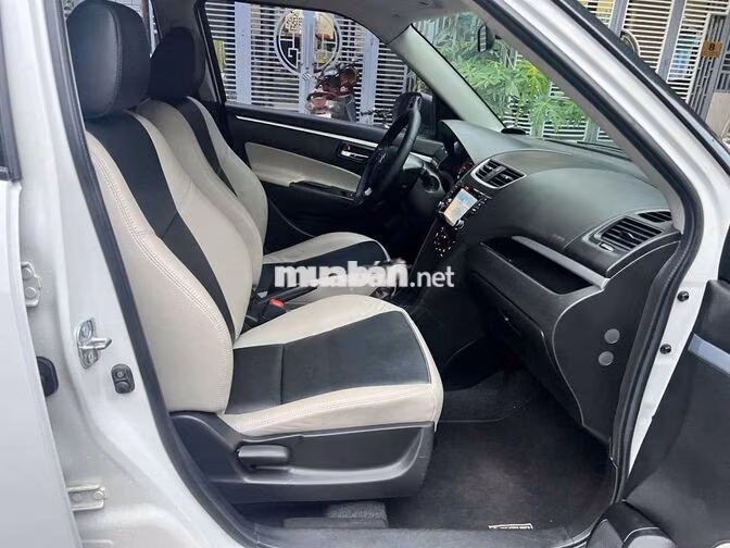 Suzuki Swift Hatchback 1.4 AT 2014 Trắng