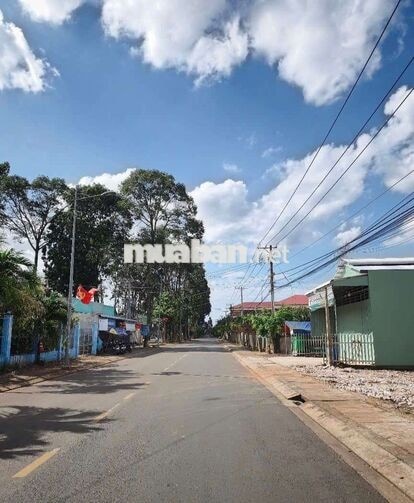 Đất nền Bình Lộc Đường Bê tông 16m với 135m2 thổ cư sổ riêng.