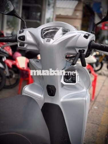 Honda Vision Sport 2023 Bạc Porsche Chính Chủ Ký