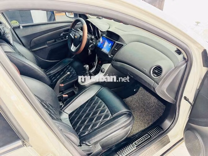 Chevrolet Cruze 2017 Trắng 5 chỗ