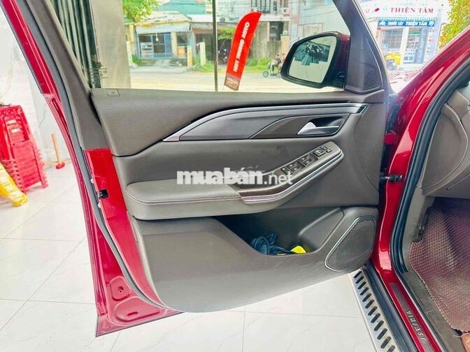 Vinfast Lux SA 2019 80000 km Đỏ