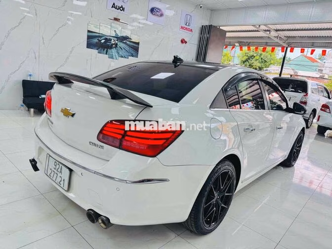 Chevrolet Cruze 2017 Trắng 5 chỗ