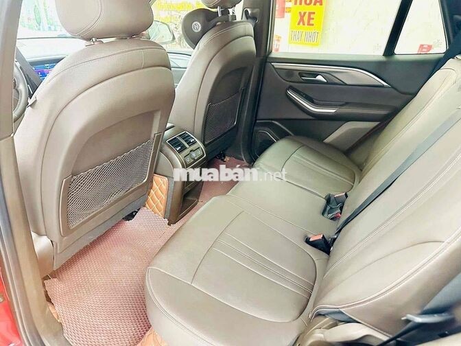 Vinfast Lux SA 2019 80000 km Đỏ