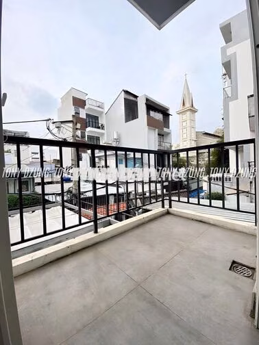PHÒNG STUDIO BAN CÔNG - CỬA SỔ TÁCH BẾP - FULL NỘI THẤT-SÁT ĐH