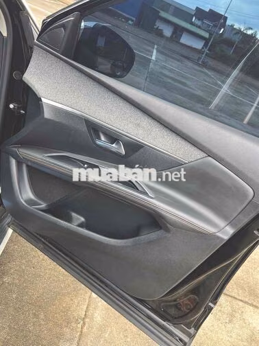 Peugeot 5008 2022 Pháp 7 chỗ