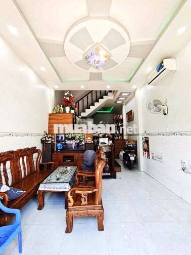NHÀ ĐẸP CHINH CHỦ BÁN GẤP ĐI MỸ , TẶNG HẾT NỘI THAT CAO CẤP