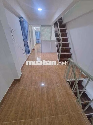 Nguyên căn 3pn 3wc hẻm Võ Văn Kiệt, Q1 1tr2l