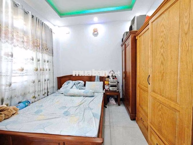 NHÀ ĐẸP CHINH CHỦ BÁN GẤP ĐI MỸ , TẶNG HẾT NỘI THAT CAO CẤP