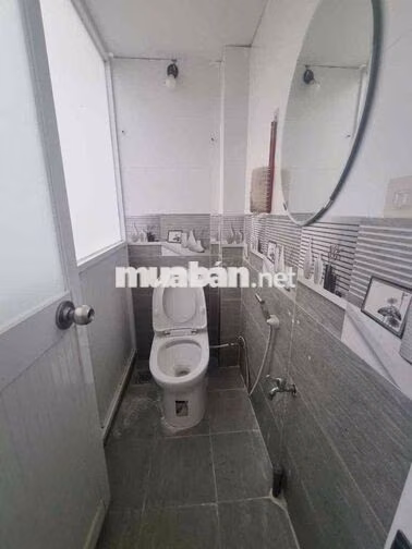 Nguyên căn 3pn 3wc hẻm Võ Văn Kiệt, Q1 1tr2l