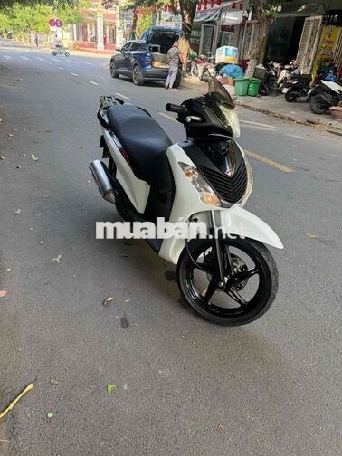 Honda SH 125 Ý 2010 Trắng