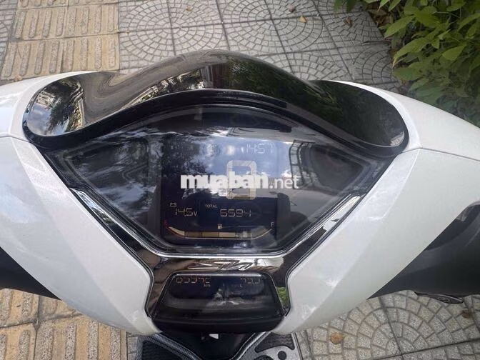 Honda SH 160 2024 Trắng 6.500km bán hay gl