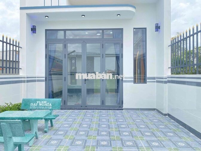 bán gấp căn nhà Ngay cầu lớn hooc môn :140m2 thổ cư - shr giá 1ty850