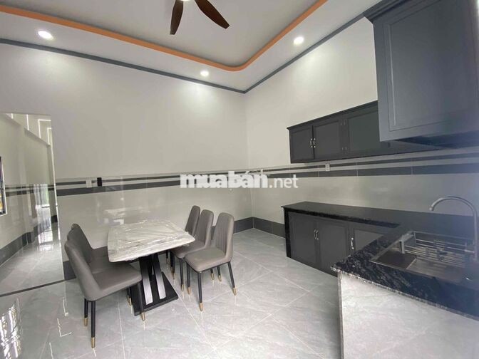 bán gấp căn nhà Ngay cầu lớn hooc môn :140m2 thổ cư - shr giá 1ty850