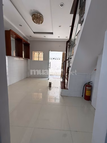 Nhà nguyên căn 1 trệt 1 lầu 2PN ngay chợ Thanh Đa, cách công viên 60m
