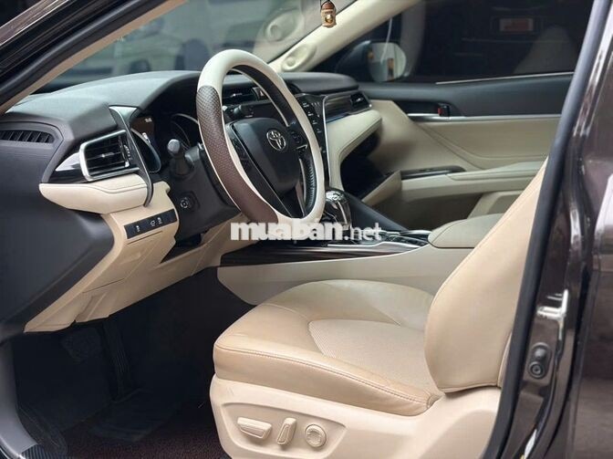 Camry 2.5Q 2019 - HT Bank 60% - Giá Còn Giảm