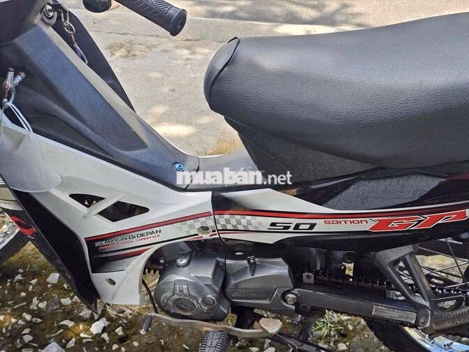 Yamaha GP Edition 50cc Trắng đen